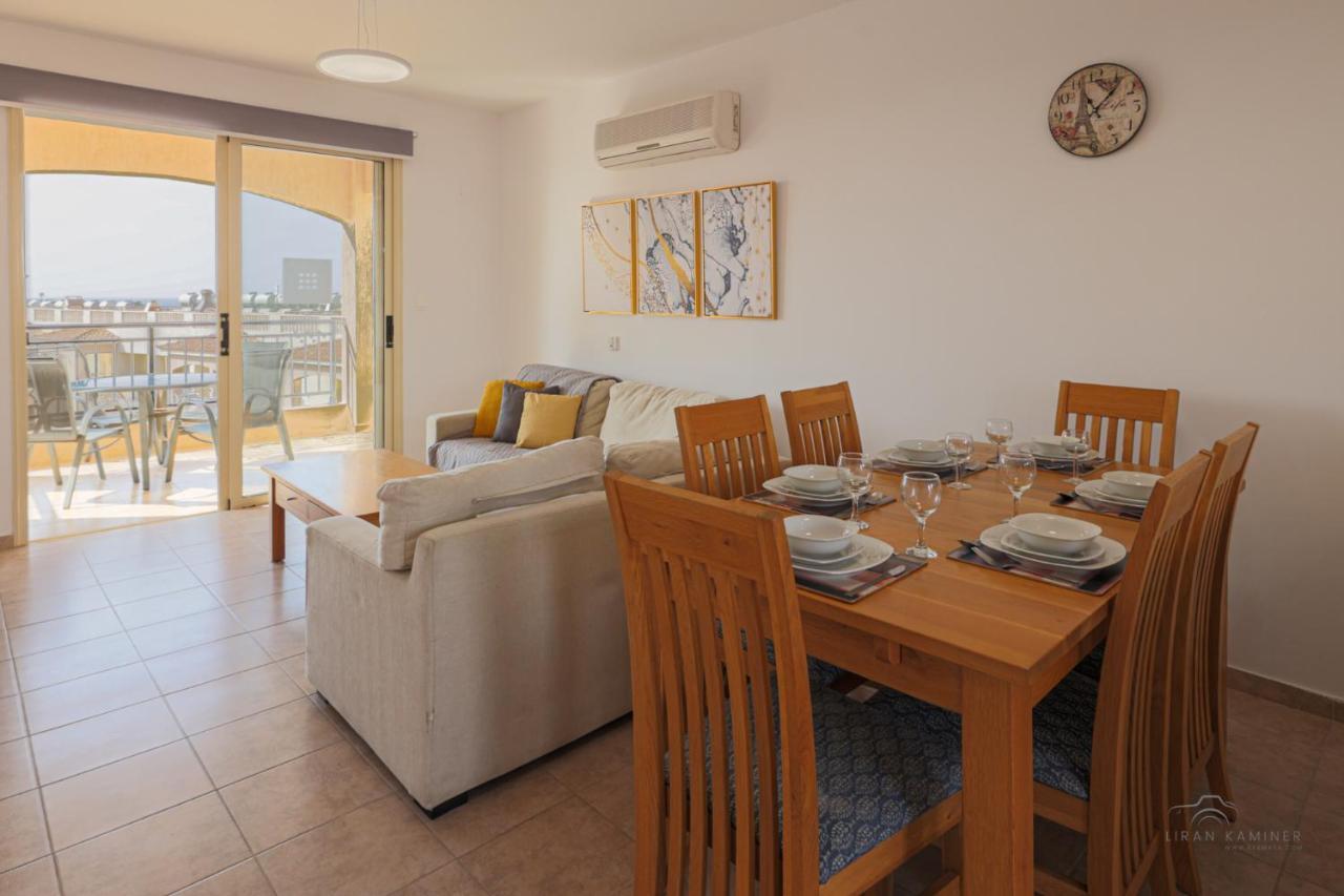 Royal Seacrest Crown-Jewel, 2B, Pools, Sea, Center Appartement Paphos Buitenkant foto