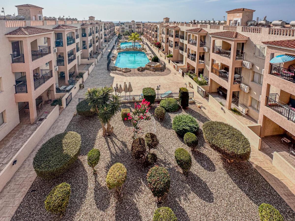 Royal Seacrest Crown-Jewel, 2B, Pools, Sea, Center Appartement Paphos Buitenkant foto