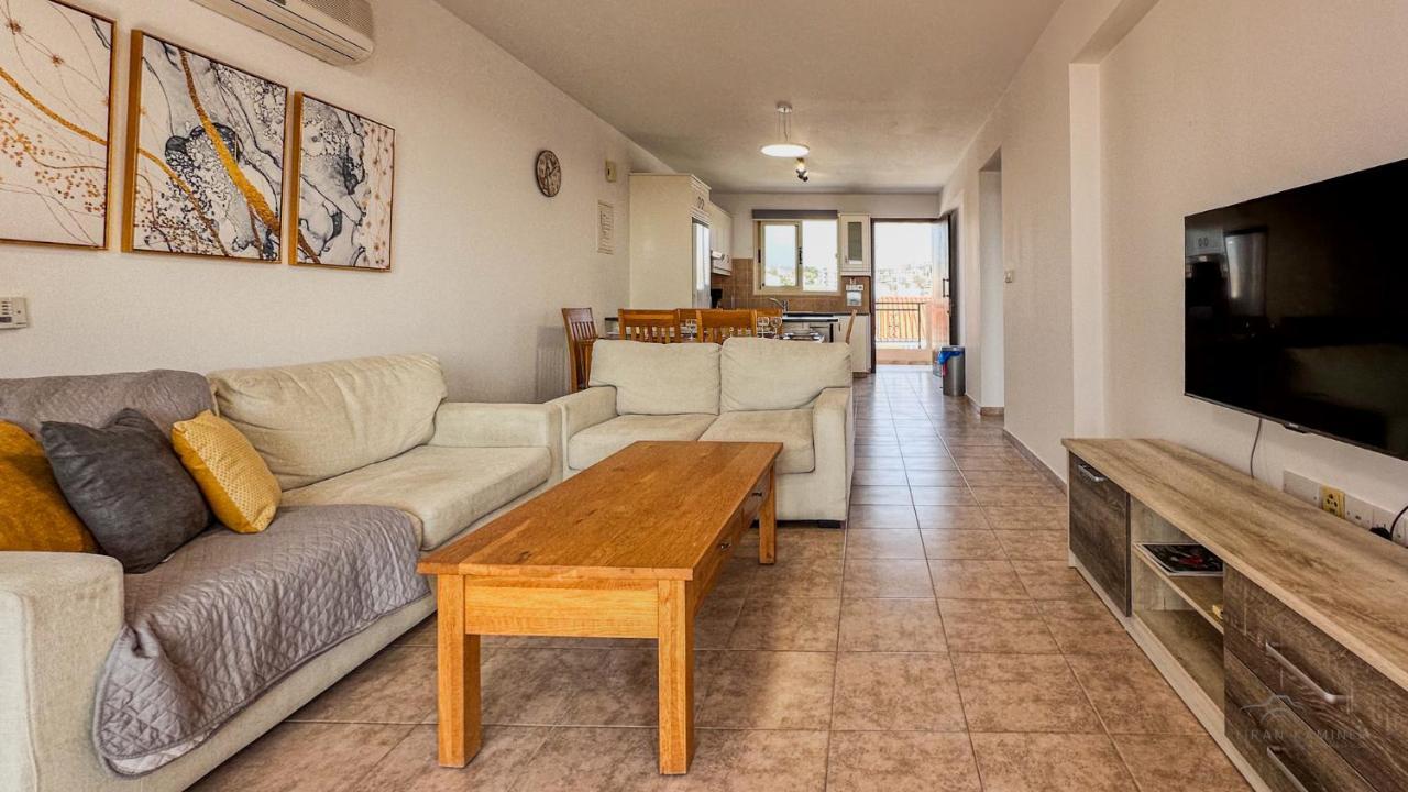 Royal Seacrest Crown-Jewel, 2B, Pools, Sea, Center Appartement Paphos Buitenkant foto