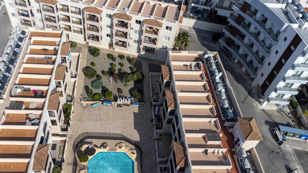 Royal Seacrest Crown-Jewel, 2B, Pools, Sea, Center Appartement Paphos Buitenkant foto