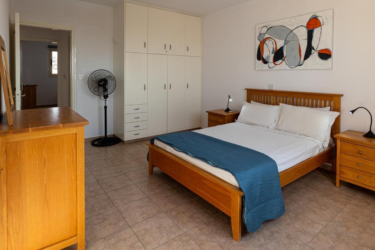 Royal Seacrest Crown-Jewel, 2B, Pools, Sea, Center Appartement Paphos Buitenkant foto