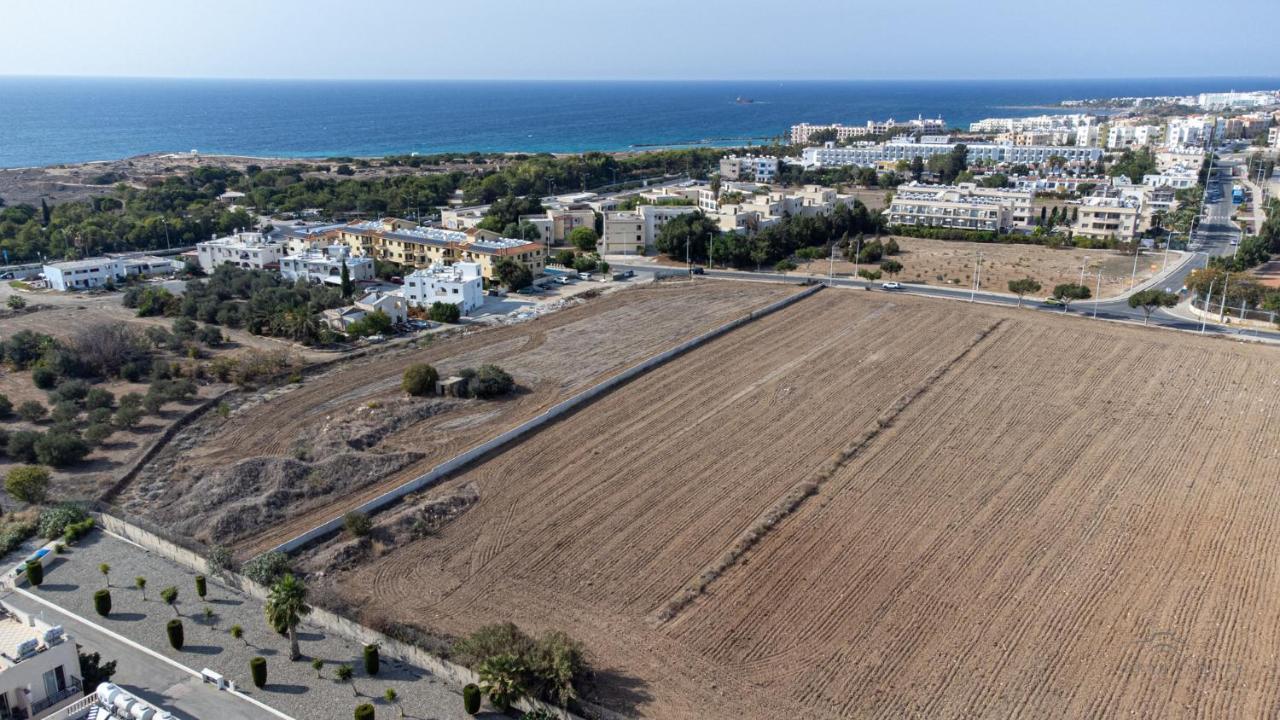 Royal Seacrest Crown-Jewel, 2B, Pools, Sea, Center Appartement Paphos Buitenkant foto