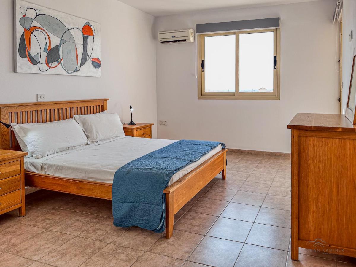 Royal Seacrest Crown-Jewel, 2B, Pools, Sea, Center Appartement Paphos Buitenkant foto