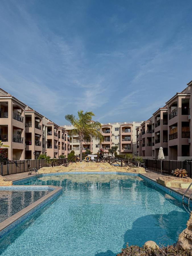Royal Seacrest Crown-Jewel, 2B, Pools, Sea, Center Appartement Paphos Buitenkant foto