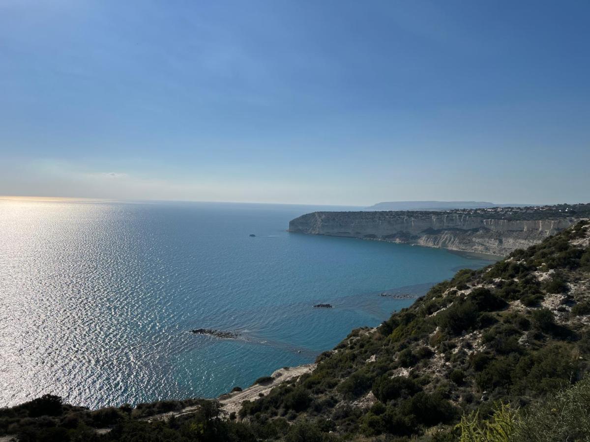 Royal Seacrest Crown-Jewel, 2B, Pools, Sea, Center Appartement Paphos Buitenkant foto