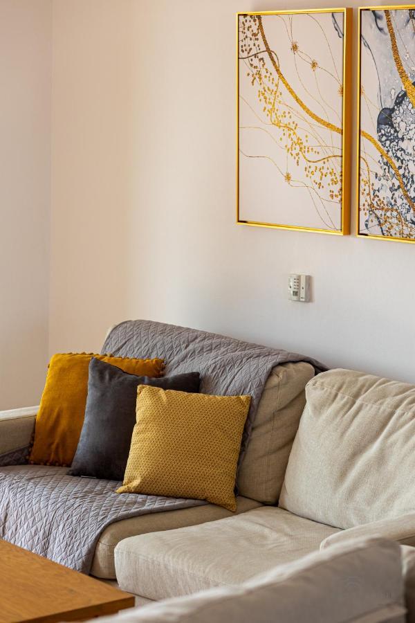 Royal Seacrest Crown-Jewel, 2B, Pools, Sea, Center Appartement Paphos Buitenkant foto